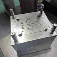 금형